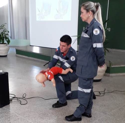 Bombeiros de Três Coroas instruem grupos
