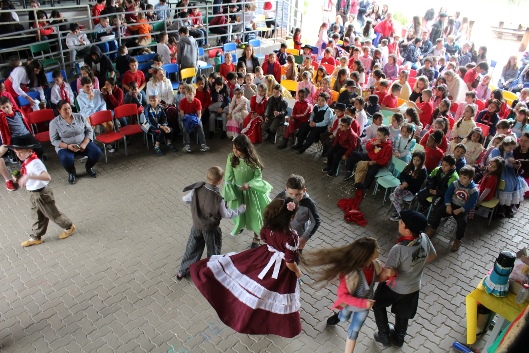 Escola promove mateada
