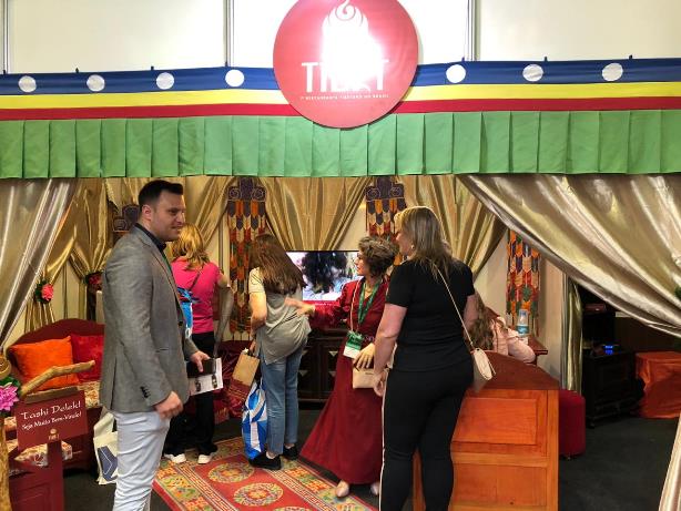 Secretário e diretora de Turismo de Três Coroas visitam Festuris 2019