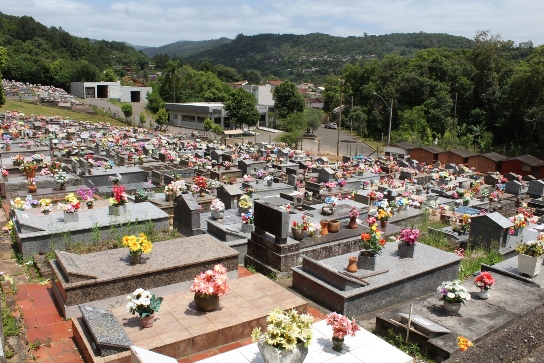 Sepulturas em situação de abandono precisam ser regularizadas até março
