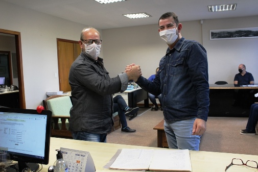 Eraldo assume a prefeitura por 19 dias