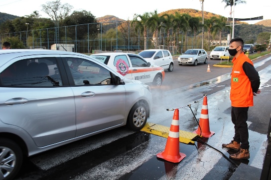 Três Coroas tem casas, estabelecimentos e pelo menos 1500 veículos sanitizados