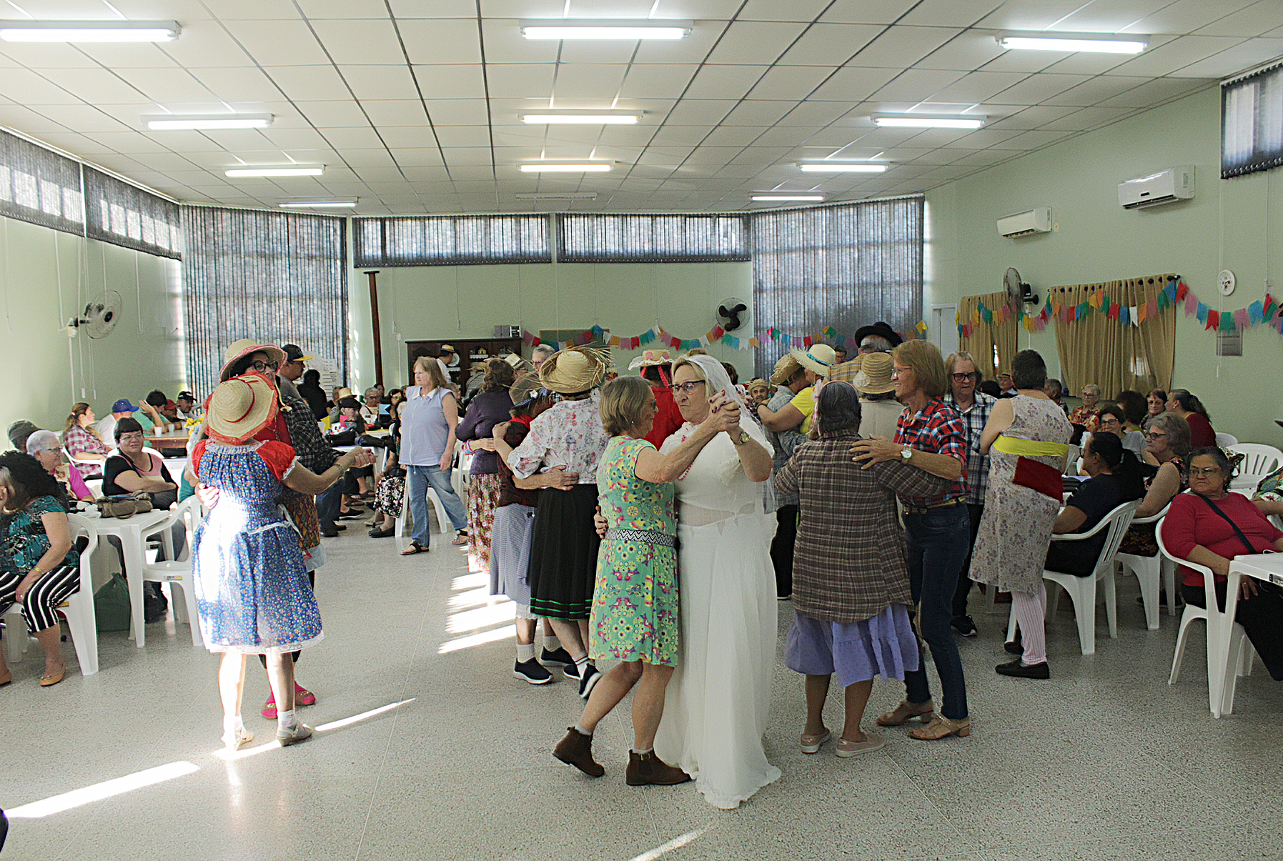 Festa Junina entre os Idosos